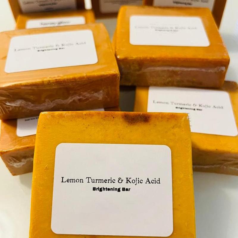 Turmeric Soap & Essential Oil Set, 1 Set Moisturizing and Cleaning Cold Pressed Soap with Bubble Net & Essential Oil, Facial & Body Care Products