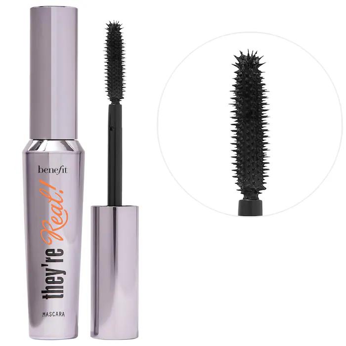 Fan Fest Volumizing Mascara for Bold and Defined Lashes - Makeup, Cosmetic